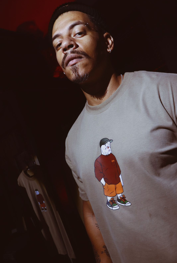 OVERSIZED IRON METAVERSE DOG ESTILO DE RUA