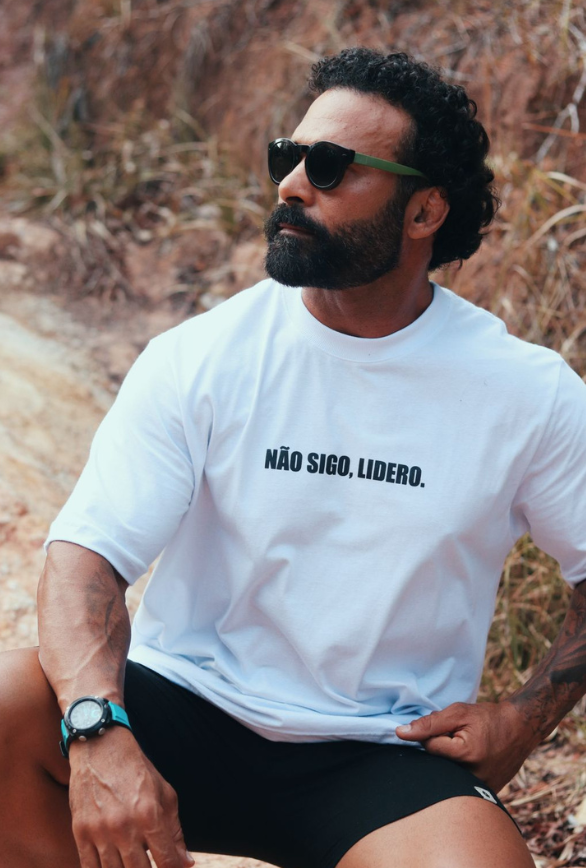 OVERSIZED IRON MANIFESTO -NÃO SIGO, LIDERO